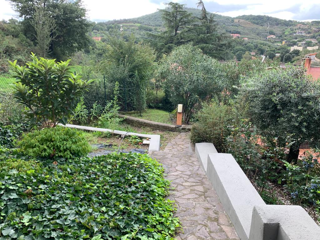 sacrofano, villa, terreno, giardino, gruppo immobiliare italiano e partners