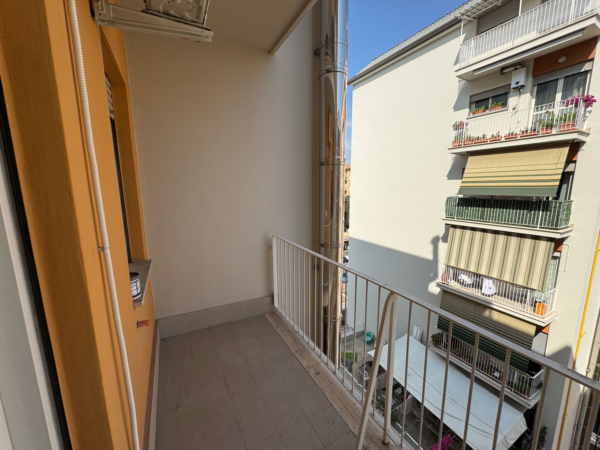 Residenziale, In Vendita, Italia, Residenziale In Vendita In Italia, Roma , via tuscolana, metro giulio agricola , monolocale , bilocale