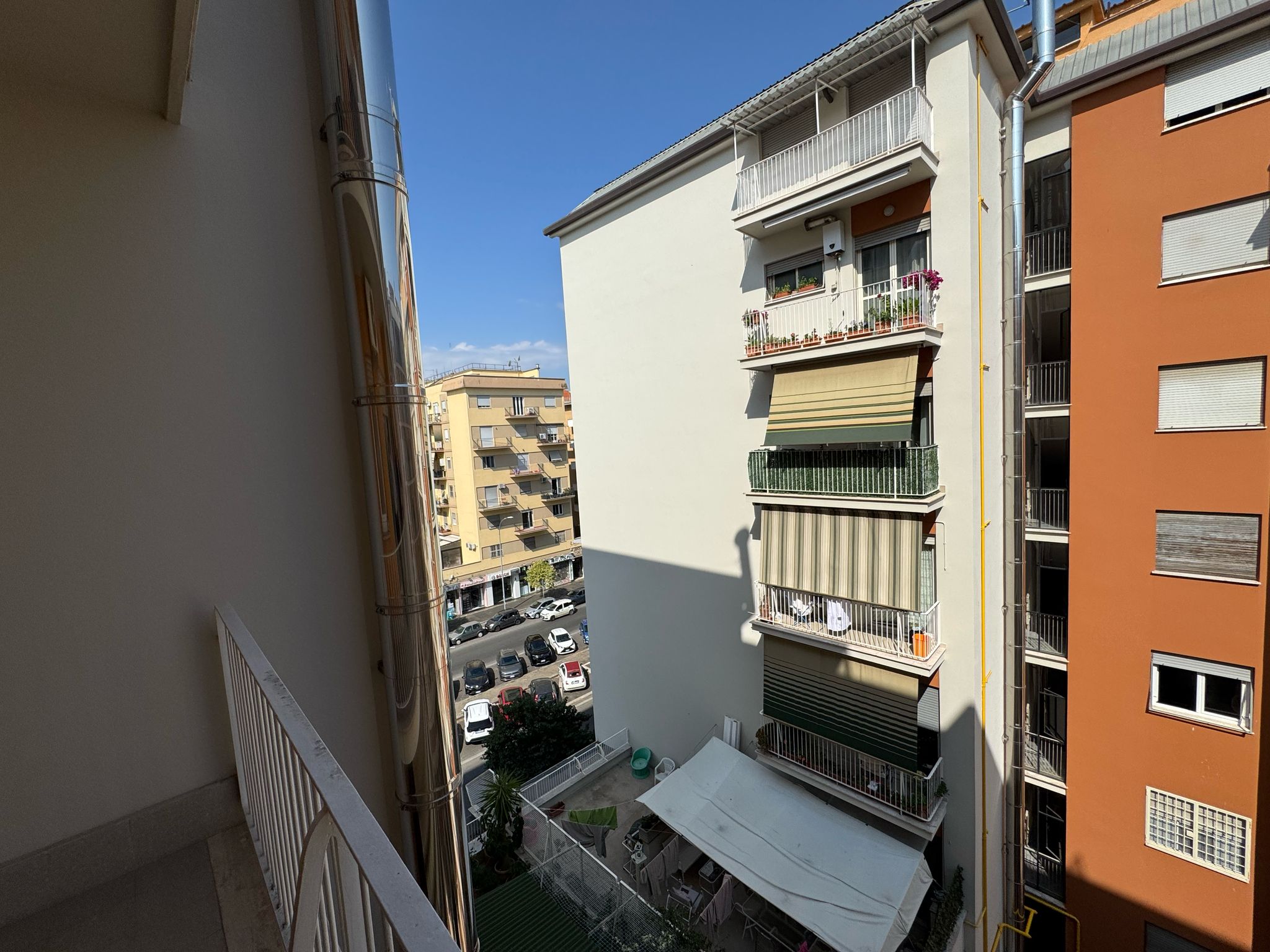 Residenziale, In Vendita, Italia, Residenziale In Vendita In Italia, Roma , via tuscolana, metro giulio agricola , monolocale , bilocale