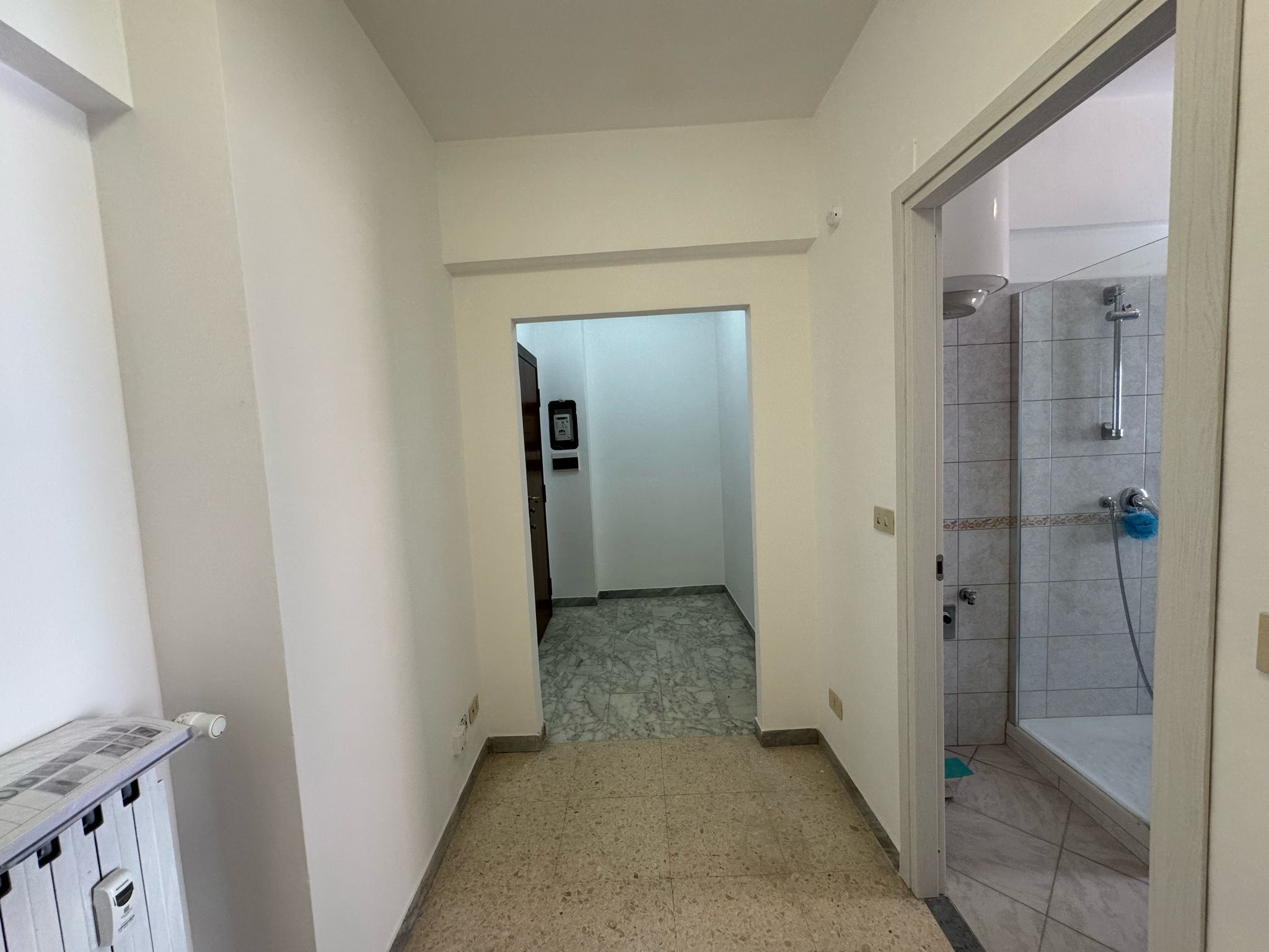 Residenziale, In Vendita, Italia, Residenziale In Vendita In Italia, Roma , via tuscolana, metro giulio agricola , monolocale , bilocale