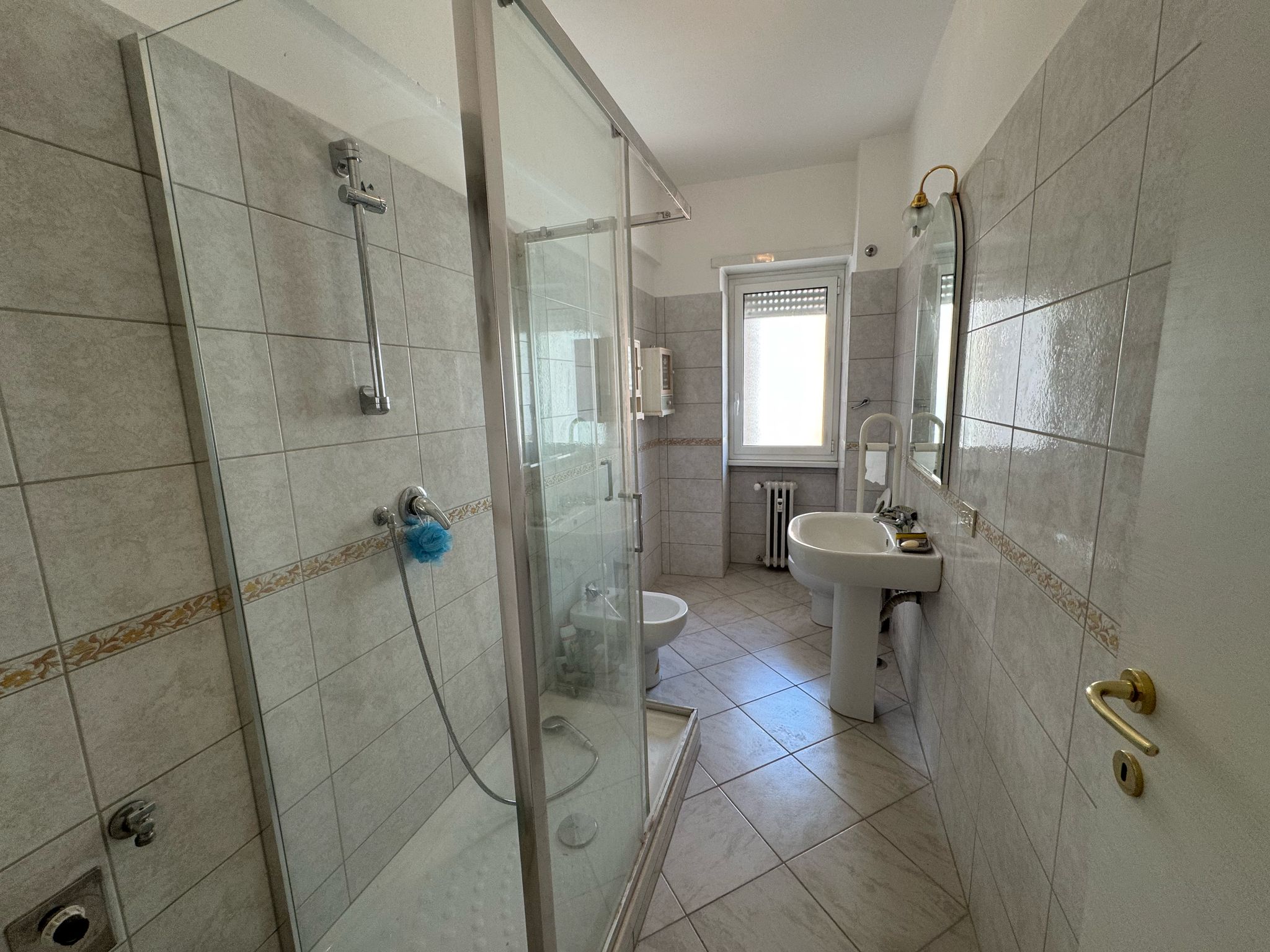 Residenziale, In Vendita, Italia, Residenziale In Vendita In Italia, Roma , via tuscolana, metro giulio agricola , monolocale , bilocale