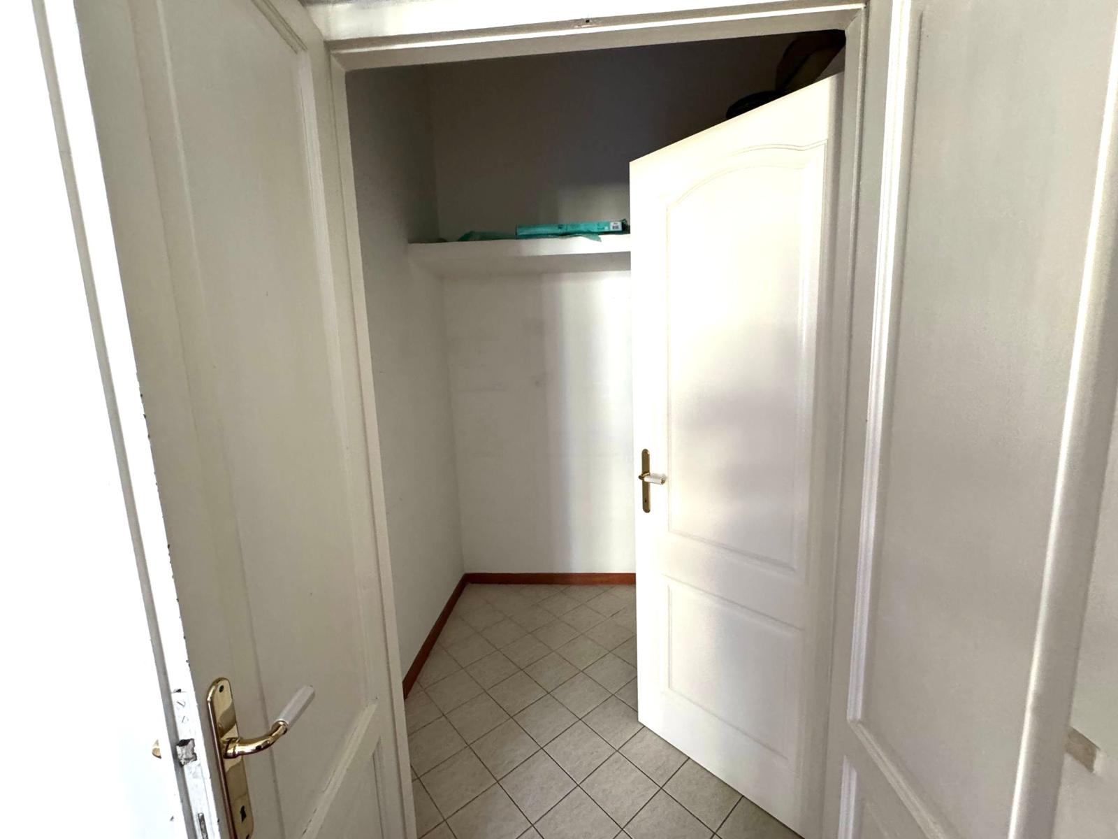 Residenziale, In Vendita, ID Elenco 1461, Italia, Residenziale In Vendita In Italia, ID Elenco 1461, metro Re di Roma , centrale , ristrutturato Roma