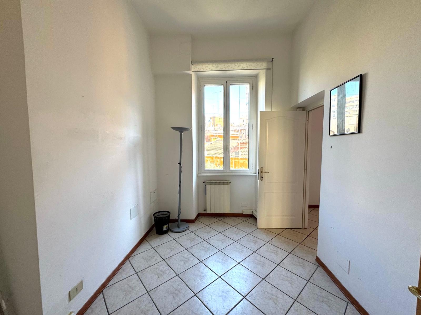 Residenziale, In Vendita, ID Elenco 1461, Italia, Residenziale In Vendita In Italia, ID Elenco 1461, metro Re di Roma , centrale , ristrutturato Roma