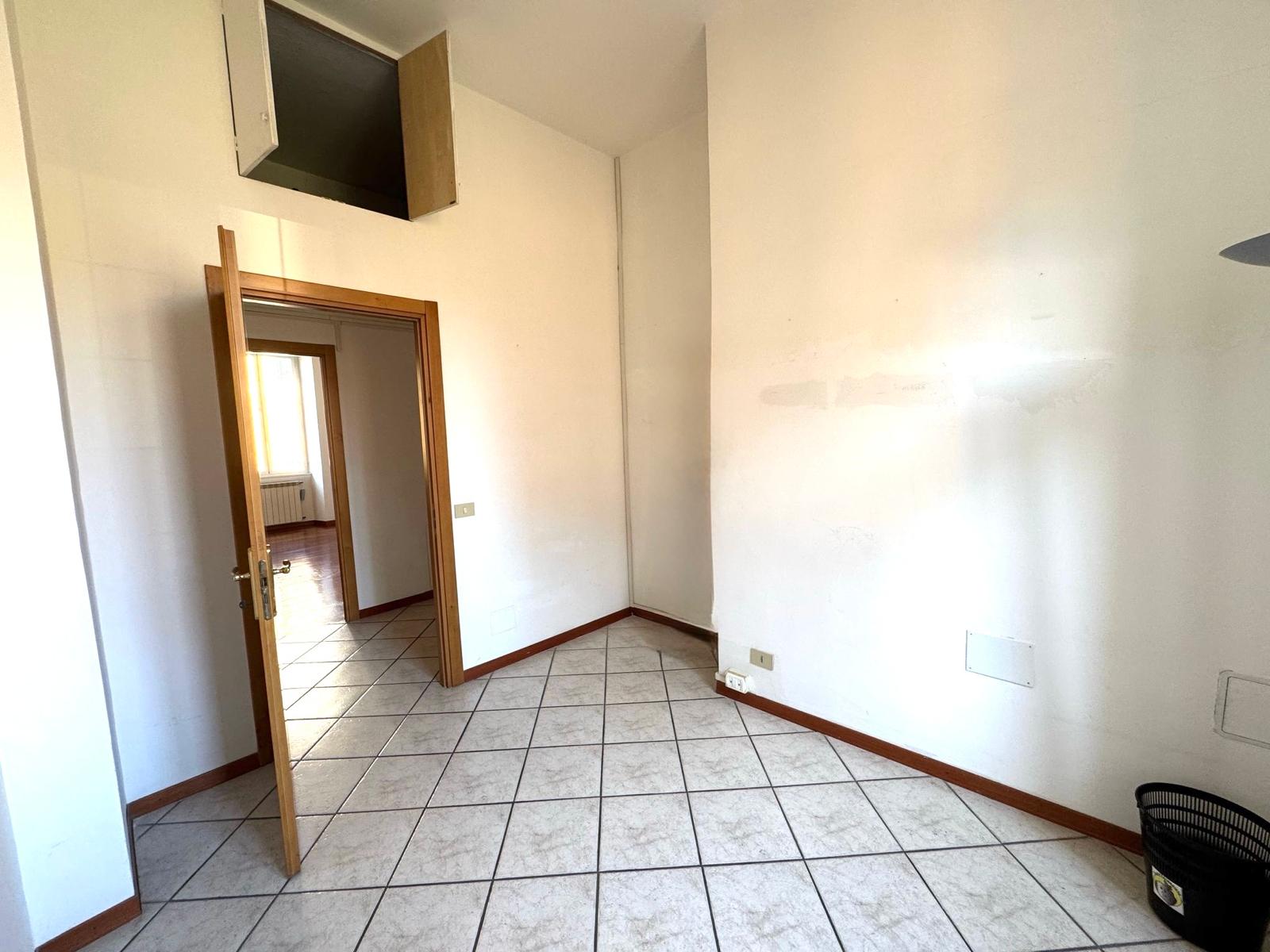 Residenziale, In Vendita, ID Elenco 1461, Italia, Residenziale In Vendita In Italia, ID Elenco 1461, metro Re di Roma , centrale , ristrutturato Roma