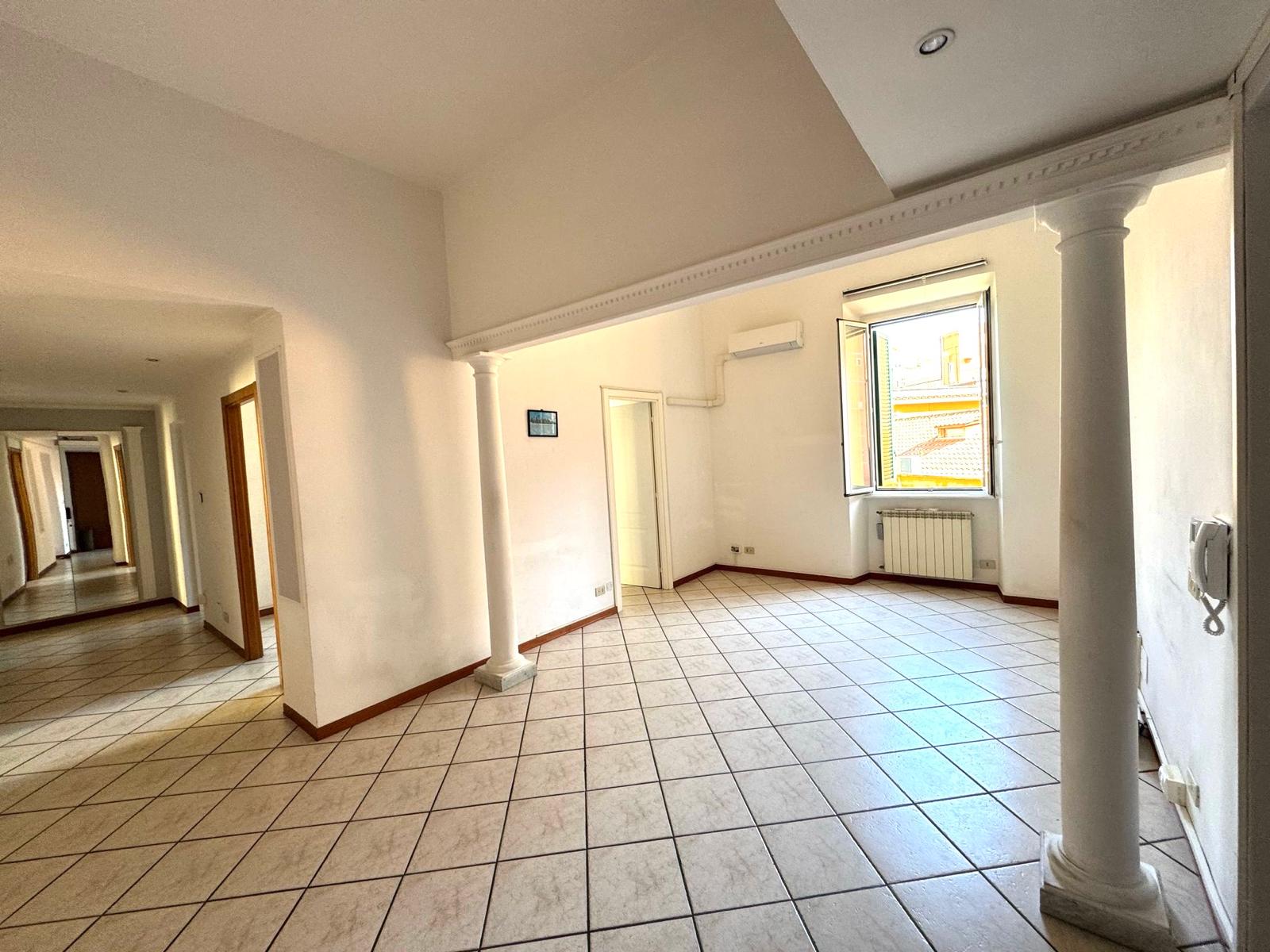 Residenziale, In Vendita, ID Elenco 1461, Italia, Residenziale In Vendita In Italia, ID Elenco 1461, metro Re di Roma , centrale , ristrutturato Roma