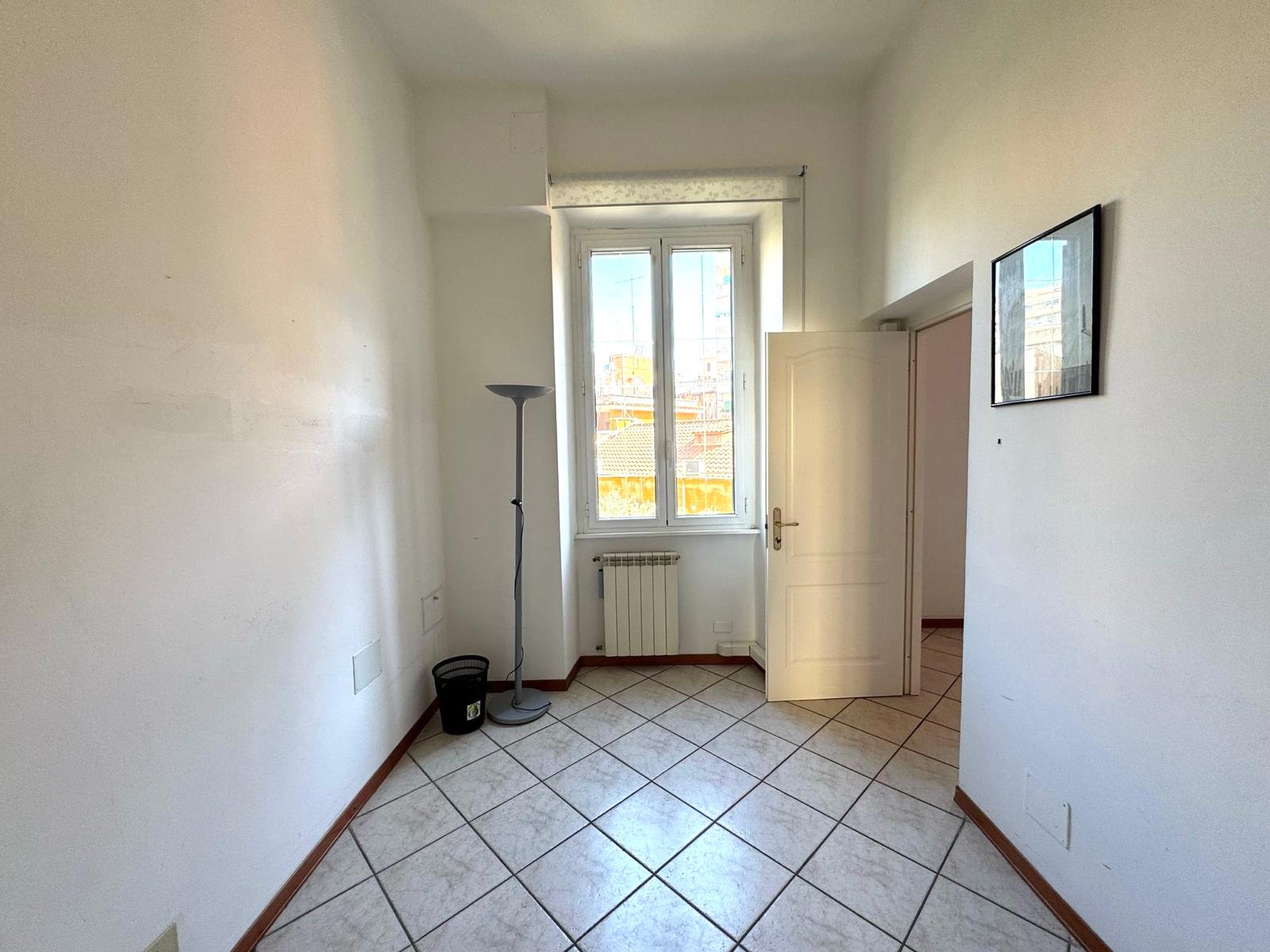 Residenziale, In Vendita, ID Elenco 1461, Italia, Residenziale In Vendita In Italia, ID Elenco 1461, metro Re di Roma , centrale , ristrutturato Roma