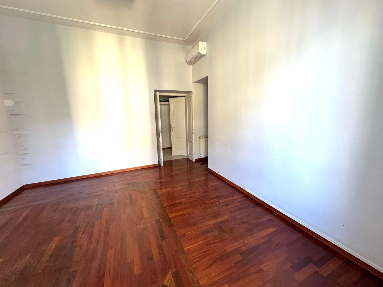 Residenziale, In Vendita, ID Elenco 1461, Italia, Residenziale In Vendita In Italia, ID Elenco 1461, metro Re di Roma , centrale , ristrutturato Roma