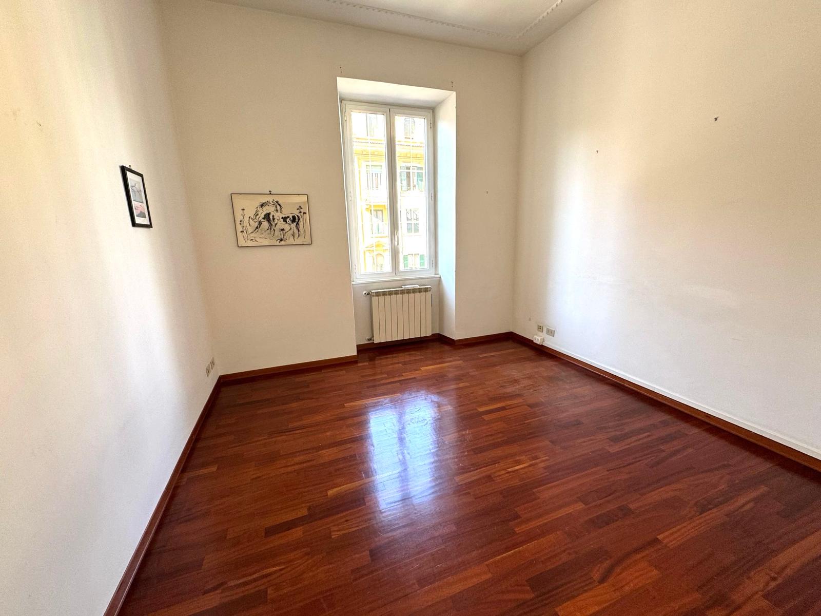 Residenziale, In Vendita, ID Elenco 1461, Italia, Residenziale In Vendita In Italia, ID Elenco 1461, metro Re di Roma , centrale , ristrutturato Roma
