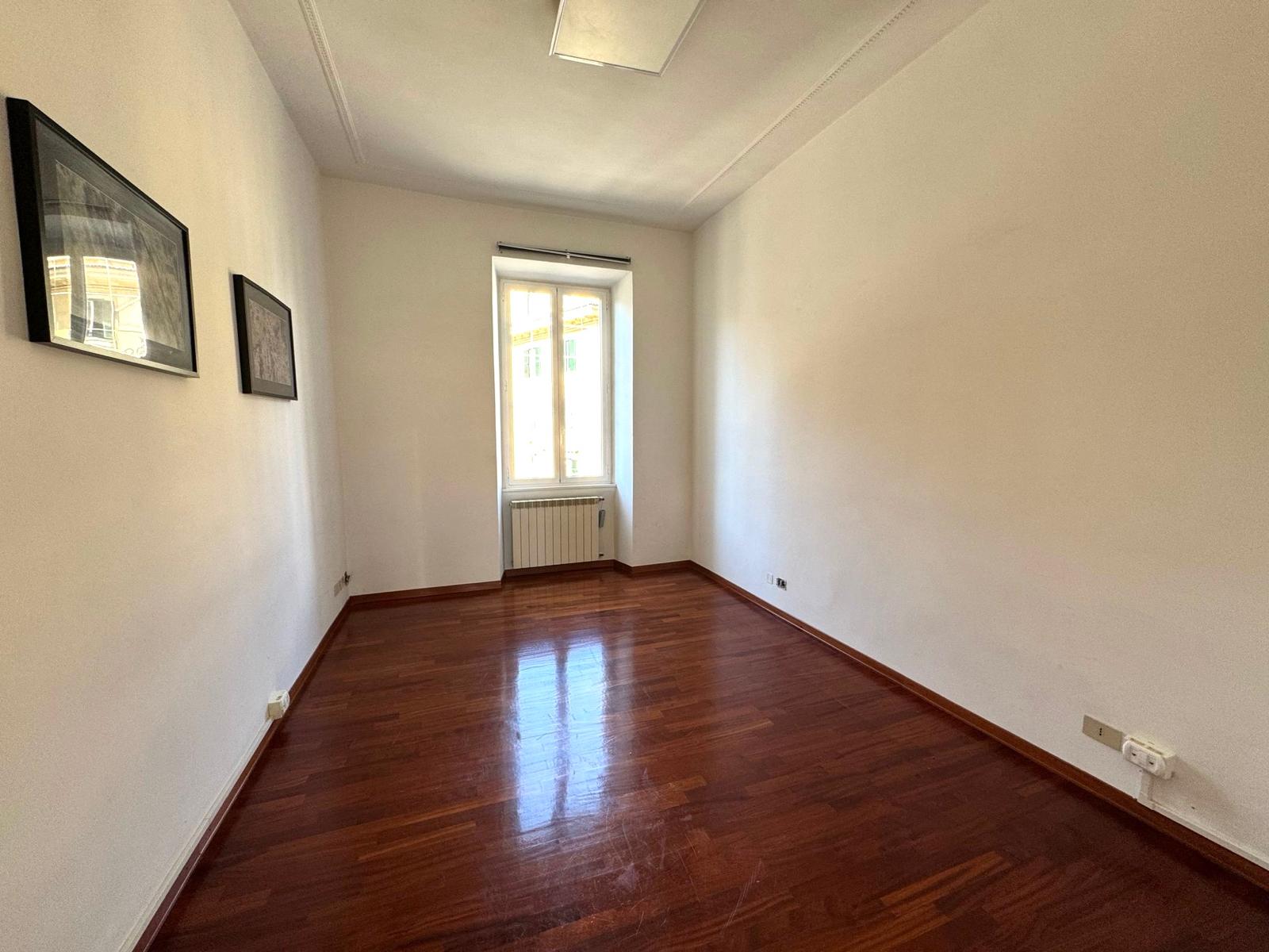 Residenziale, In Vendita, ID Elenco 1461, Italia, Residenziale In Vendita In Italia, ID Elenco 1461, metro Re di Roma , centrale , ristrutturato Roma