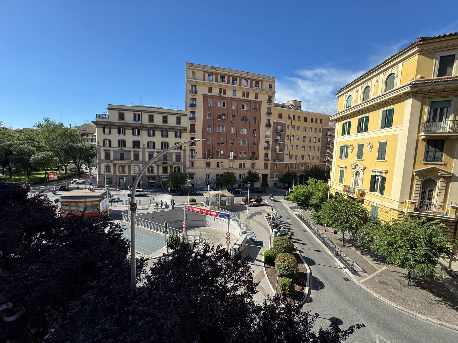 Residenziale, In Vendita, ID Elenco 1461, Italia, Residenziale In Vendita In Italia, ID Elenco 1461, metro Re di Roma , centrale , ristrutturato Roma