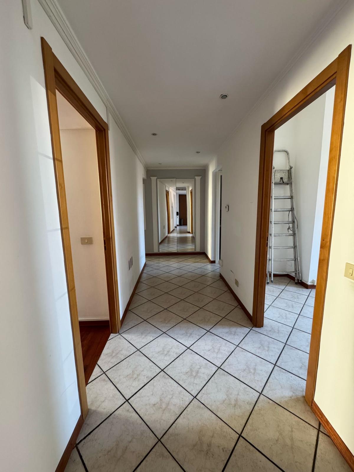 Residenziale, In Vendita, ID Elenco 1461, Italia, Residenziale In Vendita In Italia, ID Elenco 1461, metro Re di Roma , centrale , ristrutturato Roma