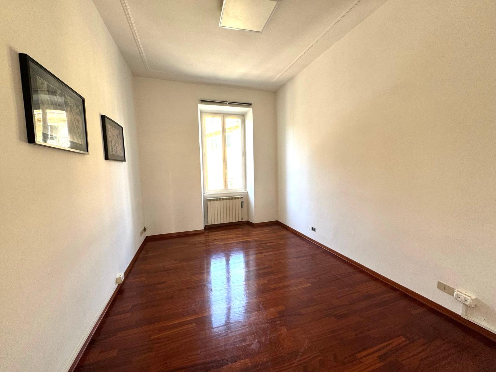 Residenziale, In Vendita, ID Elenco 1461, Italia, Residenziale In Vendita In Italia, ID Elenco 1461, metro Re di Roma , centrale , ristrutturato Roma