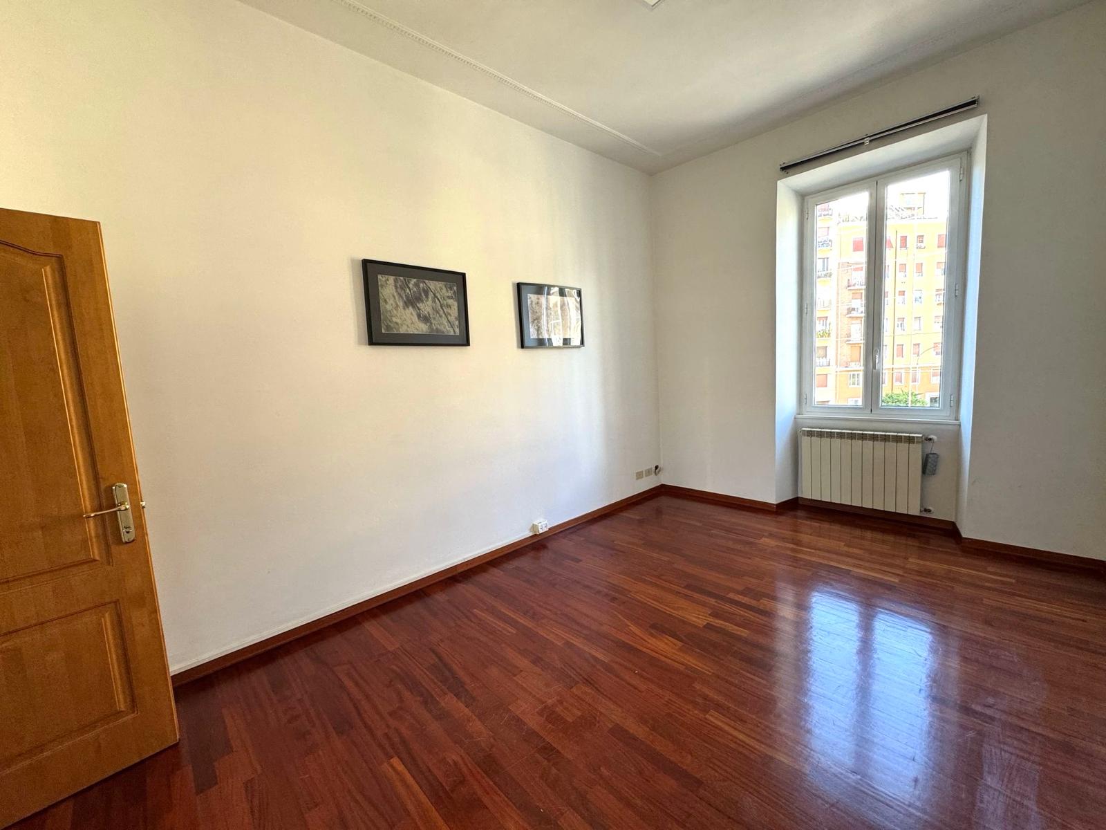 Residenziale, In Vendita, ID Elenco 1461, Italia, Residenziale In Vendita In Italia, ID Elenco 1461, metro Re di Roma , centrale , ristrutturato Roma